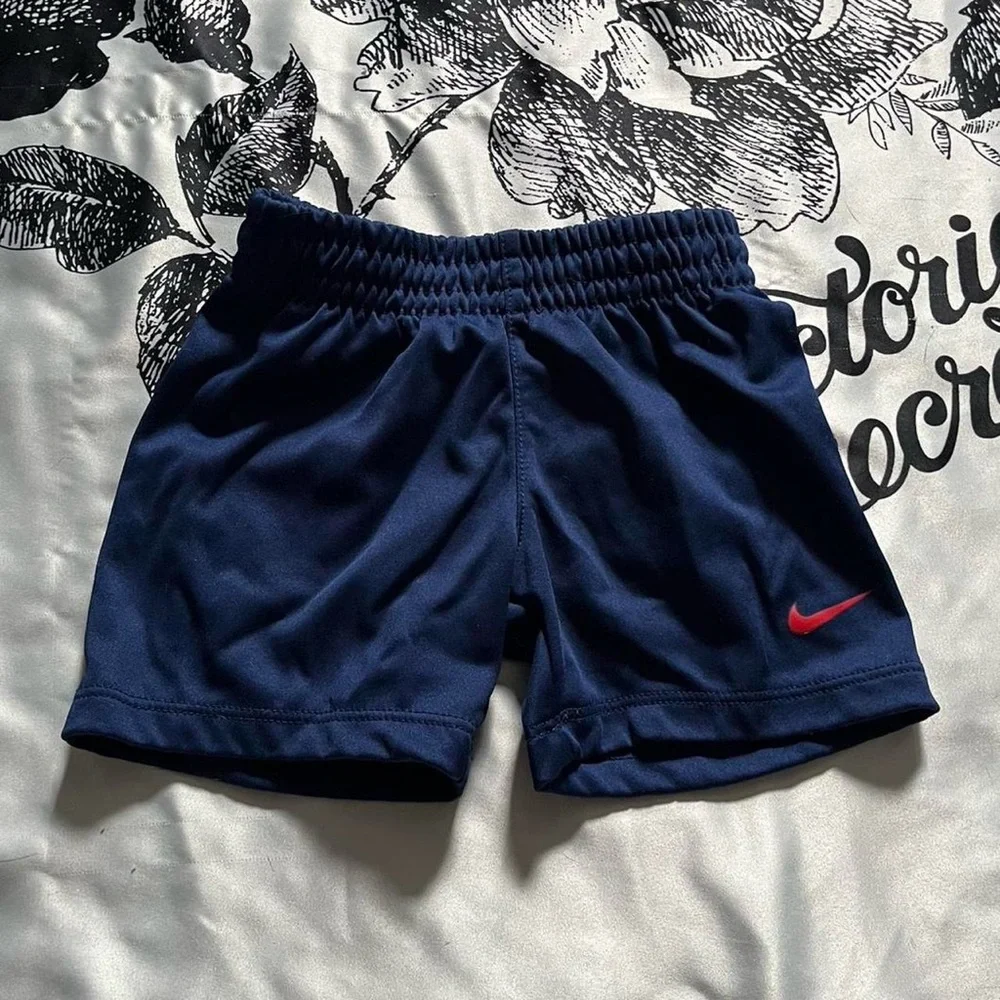 Nike baby boy bodysuit and shorts set - Picture 6 of 8